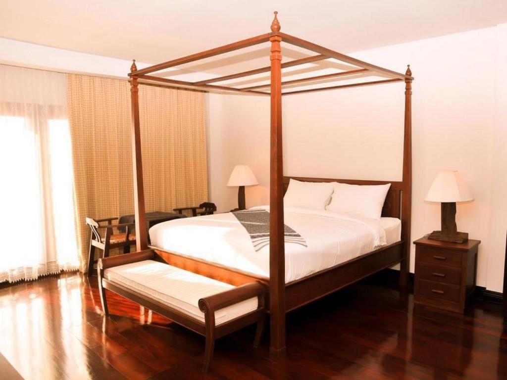 Daosavanh Resort & Spa Hotel Savannakhet Bagian luar foto
