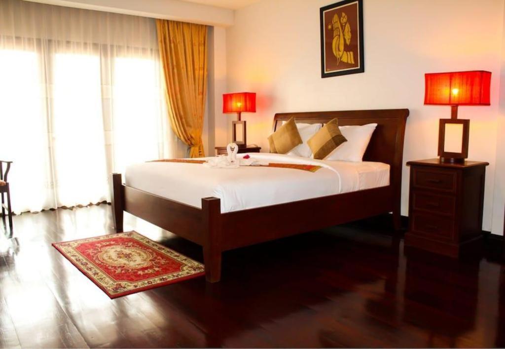 Daosavanh Resort & Spa Hotel Savannakhet Bagian luar foto