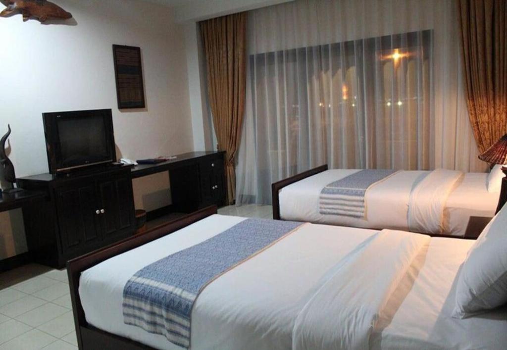 Daosavanh Resort & Spa Hotel Savannakhet Bagian luar foto