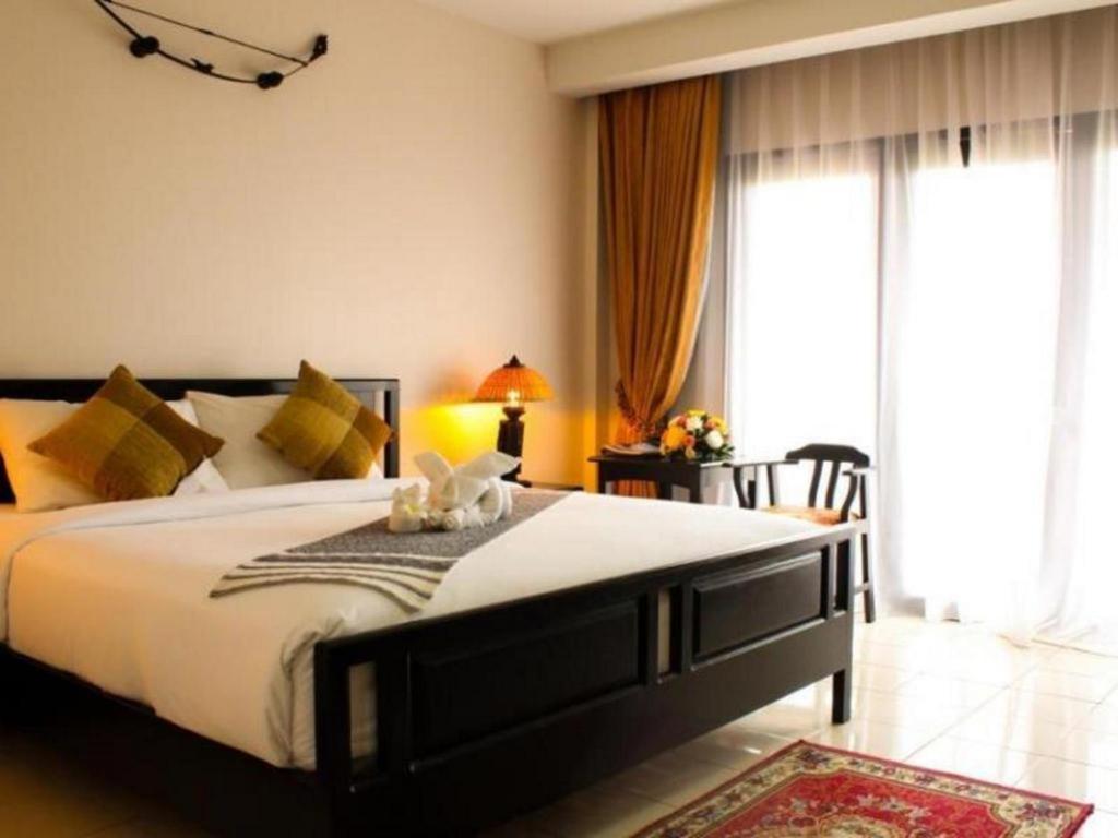 Daosavanh Resort & Spa Hotel Savannakhet Bagian luar foto