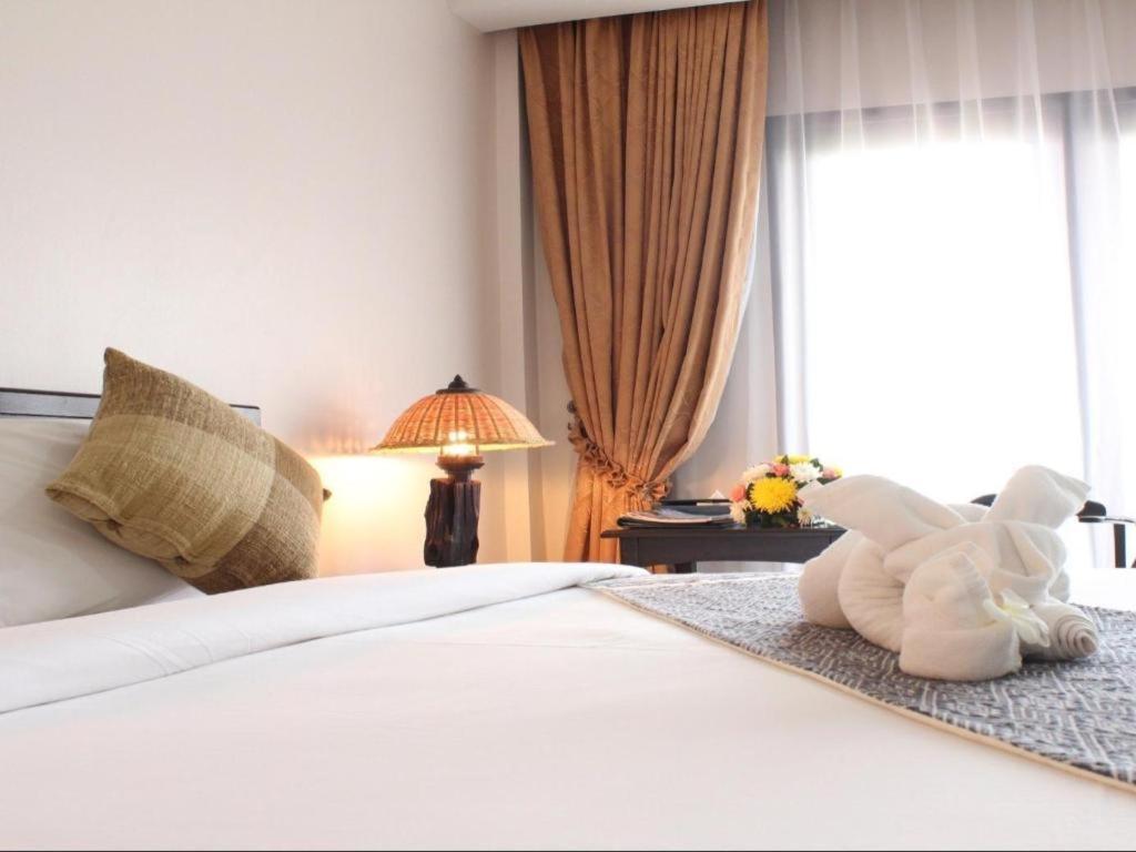 Daosavanh Resort & Spa Hotel Savannakhet Bagian luar foto