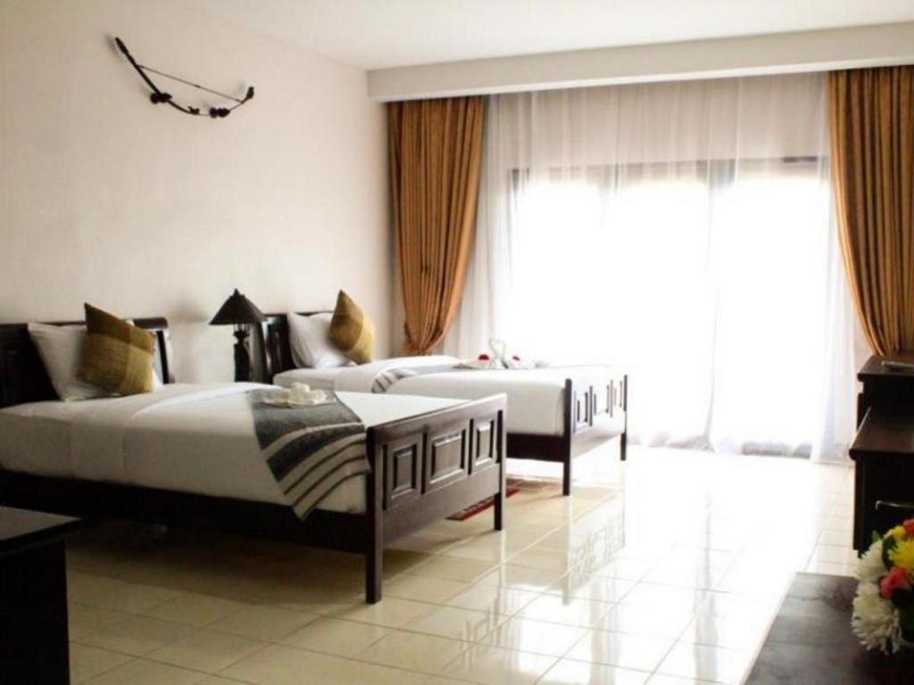 Daosavanh Resort & Spa Hotel Savannakhet Bagian luar foto