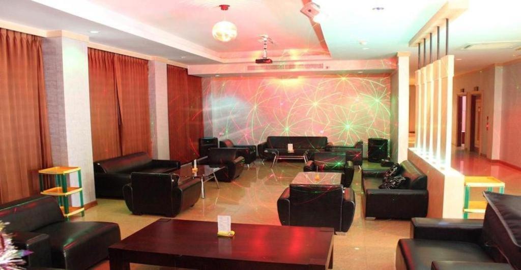Daosavanh Resort & Spa Hotel Savannakhet Bagian luar foto
