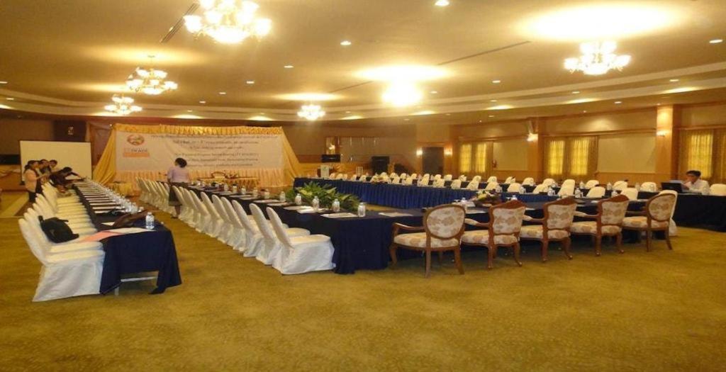 Daosavanh Resort & Spa Hotel Savannakhet Bagian luar foto